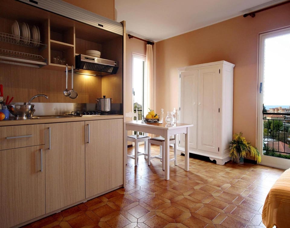 Apartment | Private kitchen | Highchair