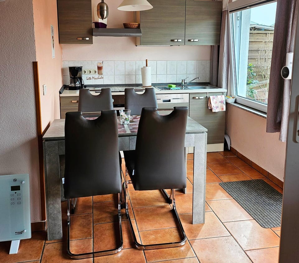 Bungalow | Dining