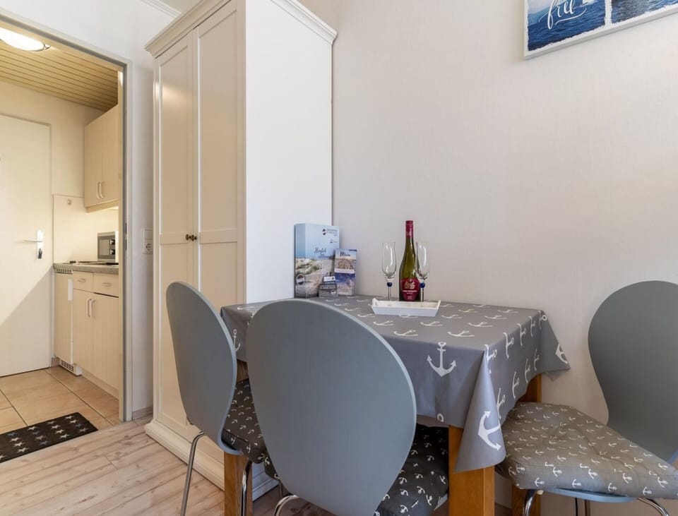 Apartment | Dining