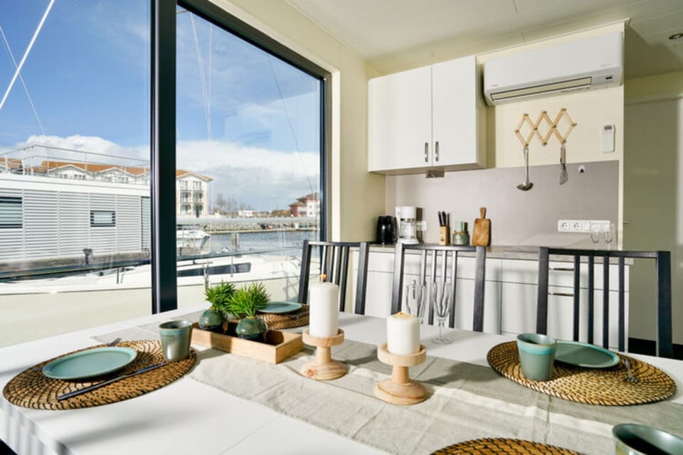 Mobile Home | Dining