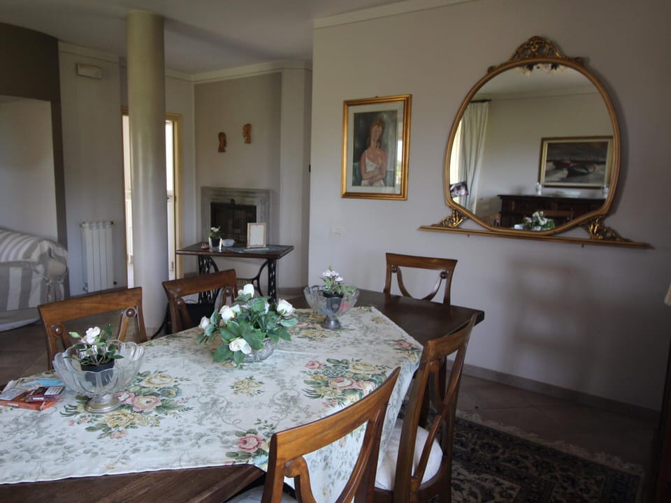 House | Dining