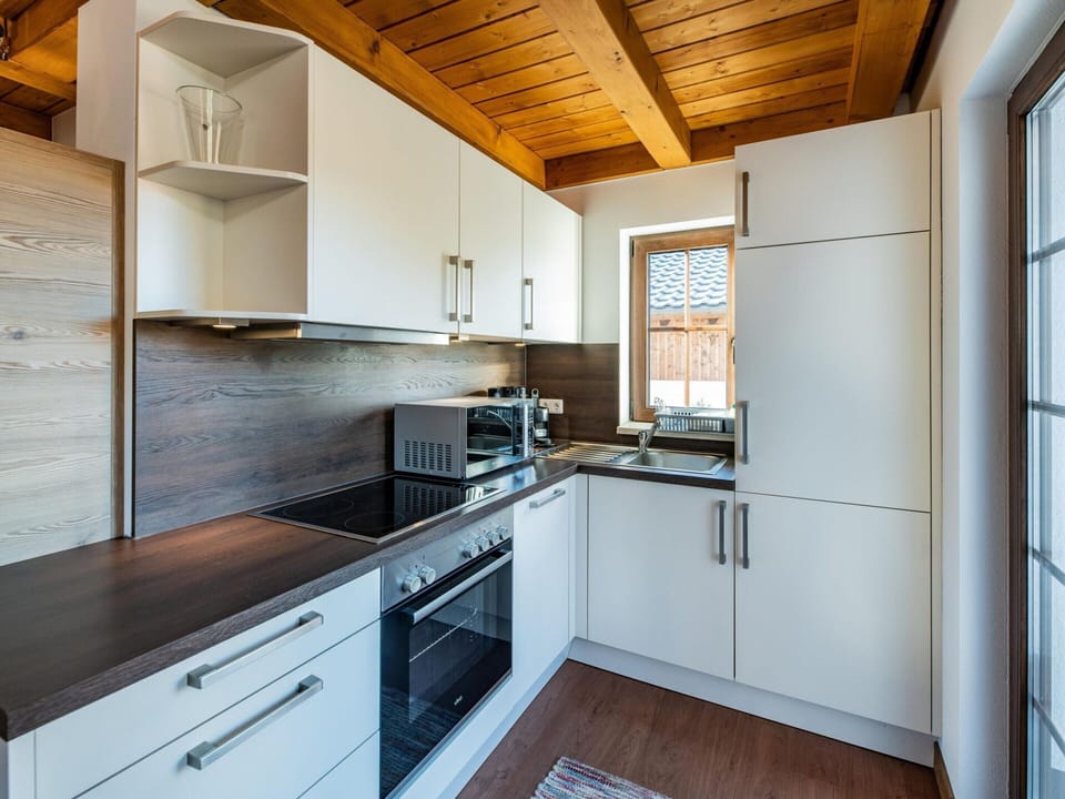 Chalet | Private kitchen | Electric kettle, toaster