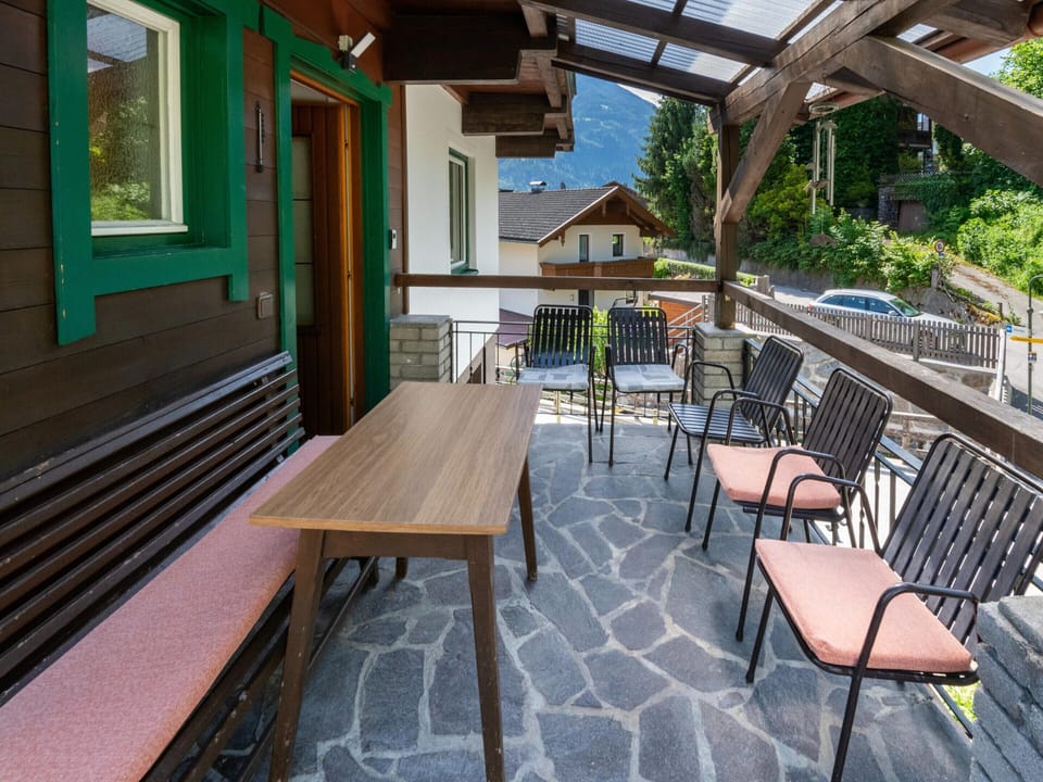 House | Balcony