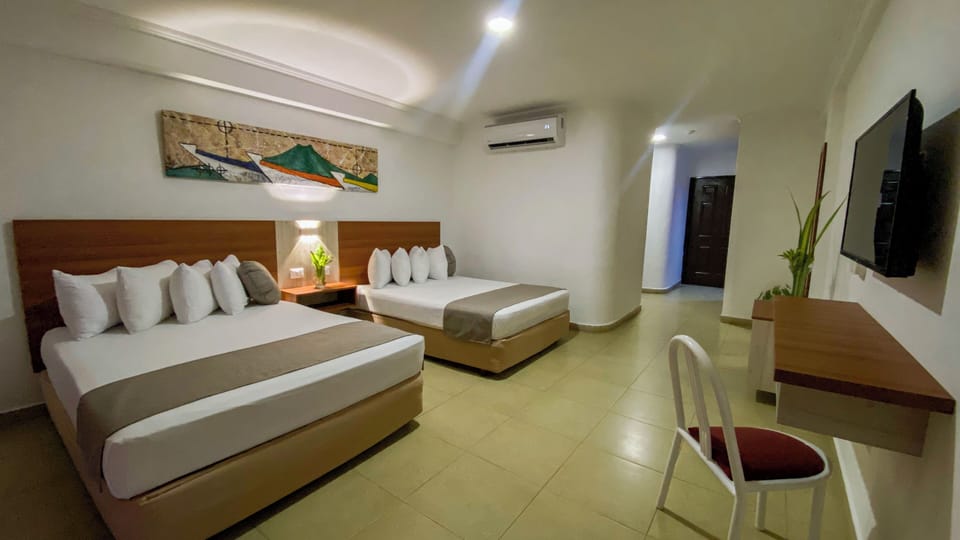 In-room safe, desk, free WiFi