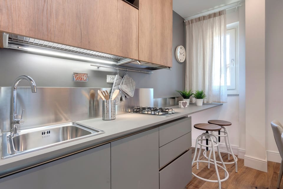Apartment | Private kitchenette | Full-size fridge, microwave, oven, stovetop