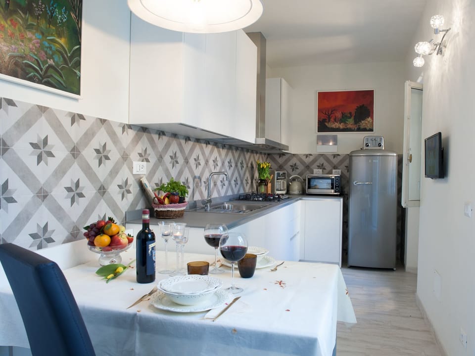 Apartment | Living area | Flat-screen TV