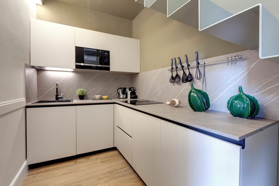 Apartment | Private kitchenette | Full-size fridge, microwave, oven, stovetop