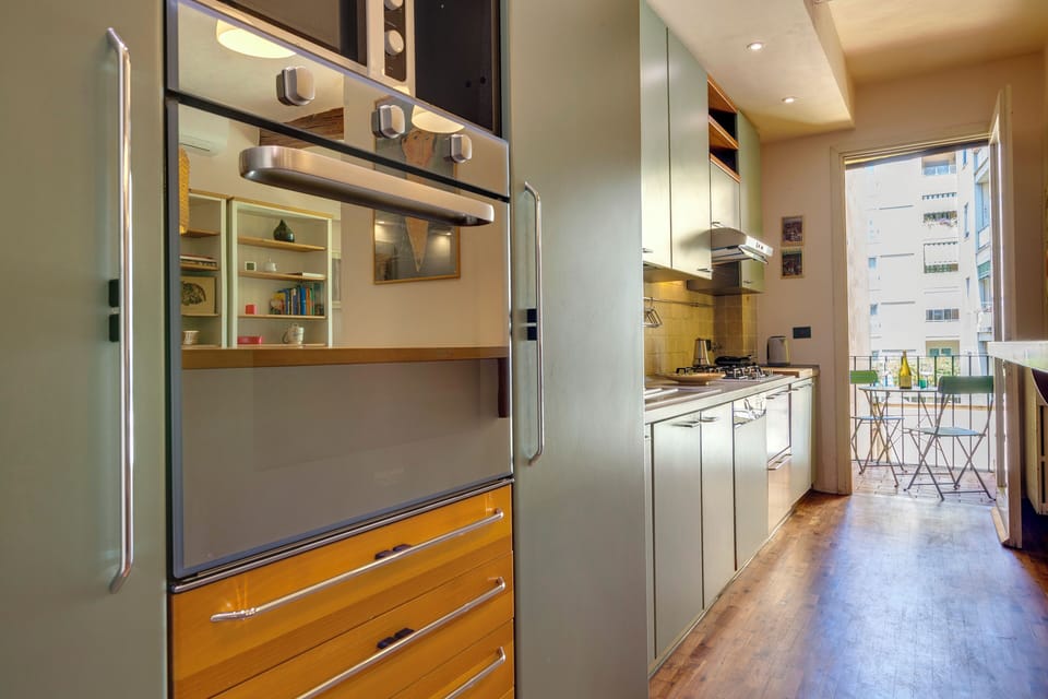 Apartment | Private kitchenette | Full-size fridge, microwave, oven, stovetop