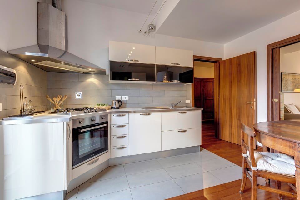 Apartment | Private kitchenette | Full-size fridge, microwave, oven, stovetop