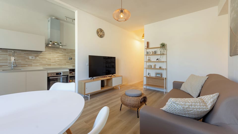 Apartment | Dining room