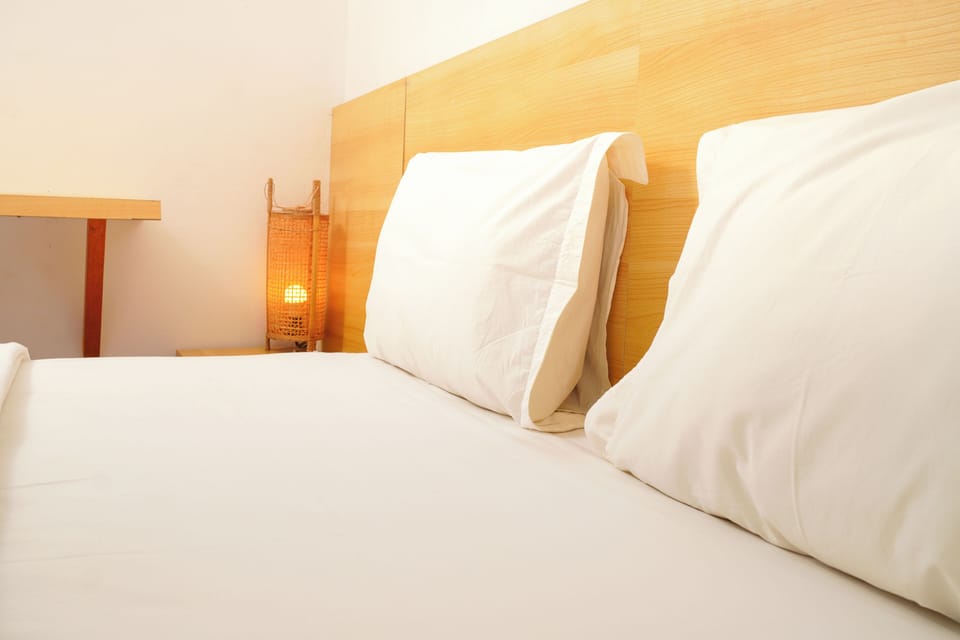 Deluxe Double Room, Non Smoking, Courtyard View | WiFi (free), bed sheets