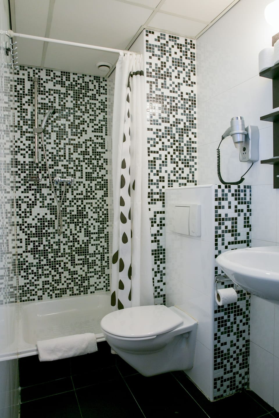 Standard Twin Room (No Airport Transfer) | Bathroom | Hair dryer, towels