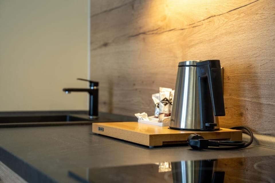 Standard Room | Private kitchenette | Mini-fridge, stovetop, electric kettle, cookware/dishes/utensils