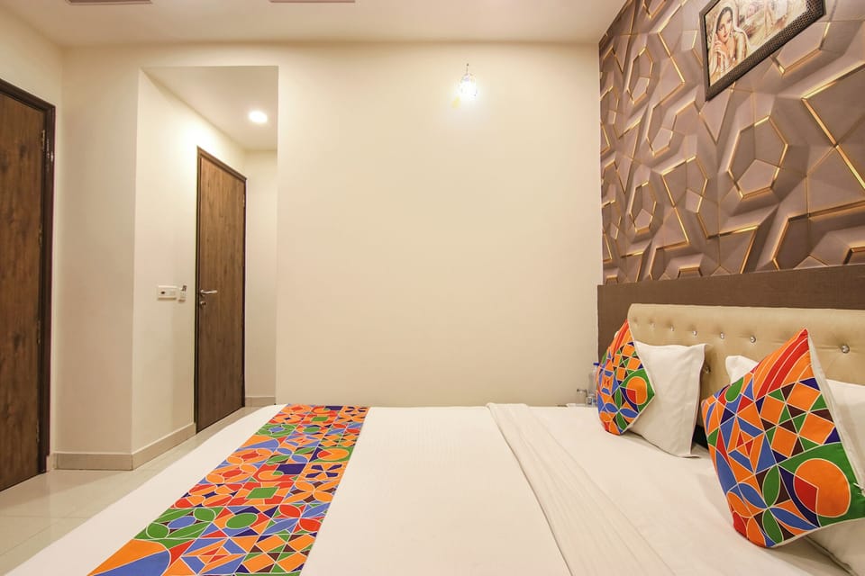 Family Quadruple Room | Laptop workspace, soundproofing, free WiFi, bed sheets