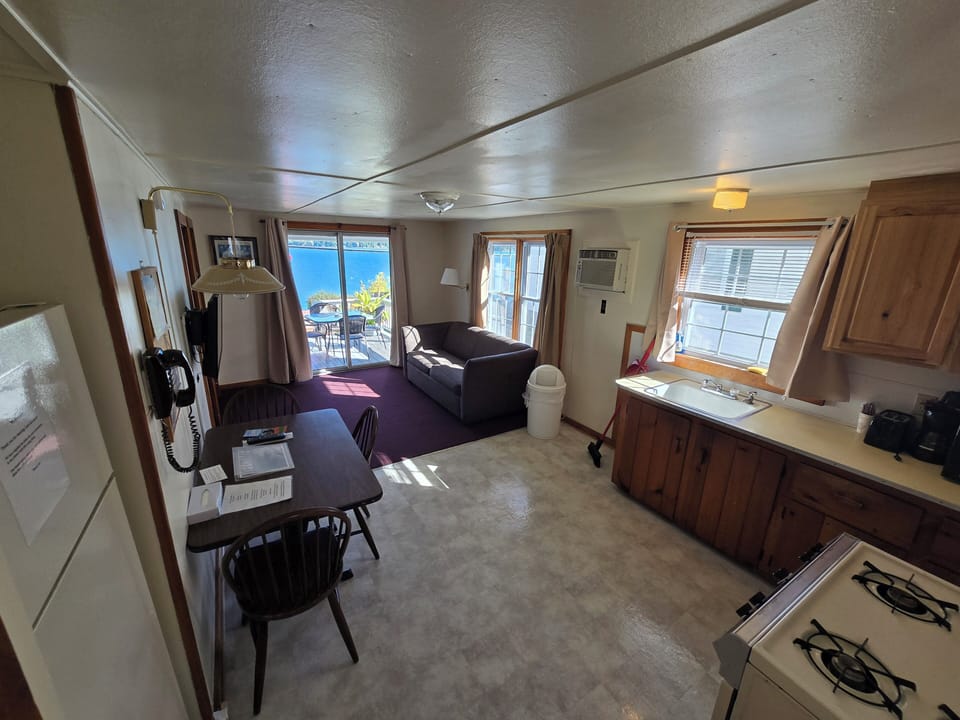 Standard Cabin, Lake View | Living area | TV