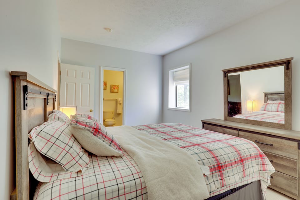 Basye Getaway w/ Pool Access, 2 Mi to Bryce Resort Apartment in Basye