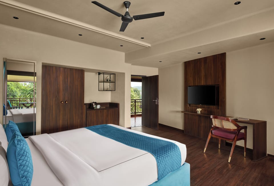 Deluxe Room | Egyptian cotton sheets, premium bedding, desk, laptop workspace