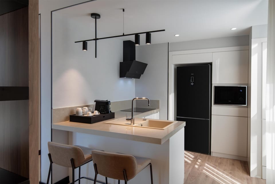 King One Bedroom Residential Suite | Private kitchen | Microwave, espresso maker, electric kettle