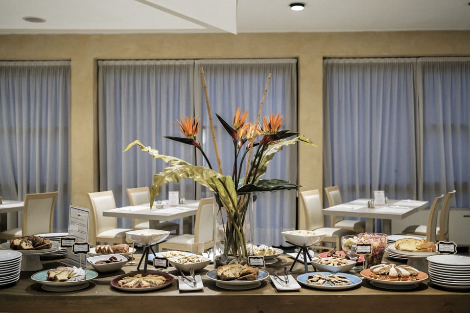 Daily buffet breakfast for a fee