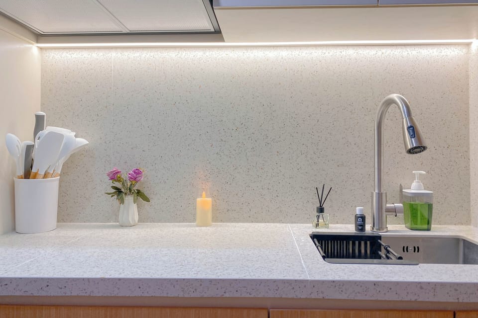 Studio | Private kitchen | Fridge, microwave, stovetop, rice cooker