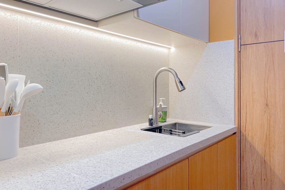 Studio | Private kitchen | Fridge, microwave, stovetop, rice cooker