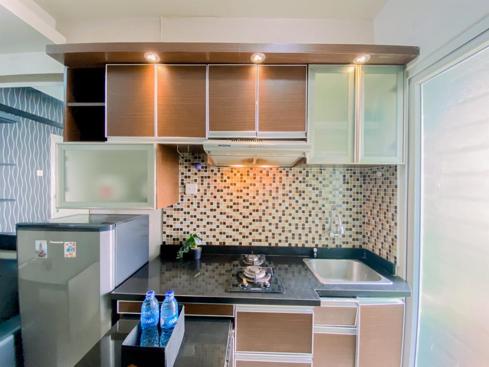 Apartment | Private kitchen | Fridge, stovetop, rice cooker, dining tables