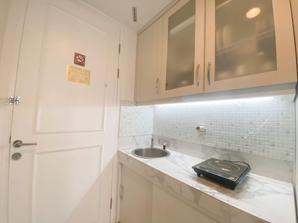 Studio | Private kitchen | Mini-fridge, stovetop, rice cooker, dining tables