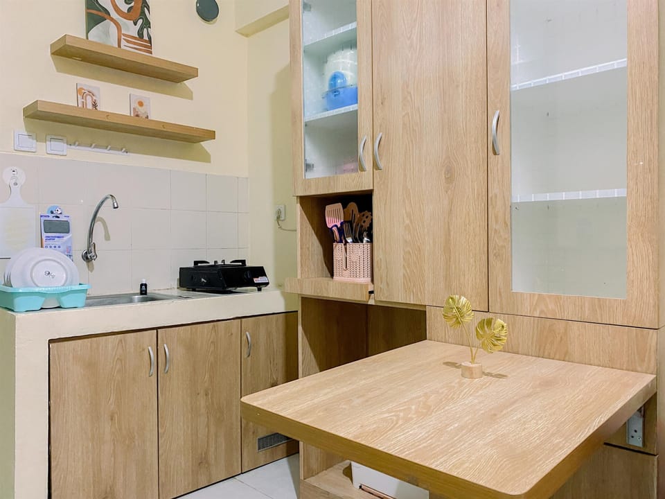 Apartment | Private kitchen | Fridge, stovetop, rice cooker