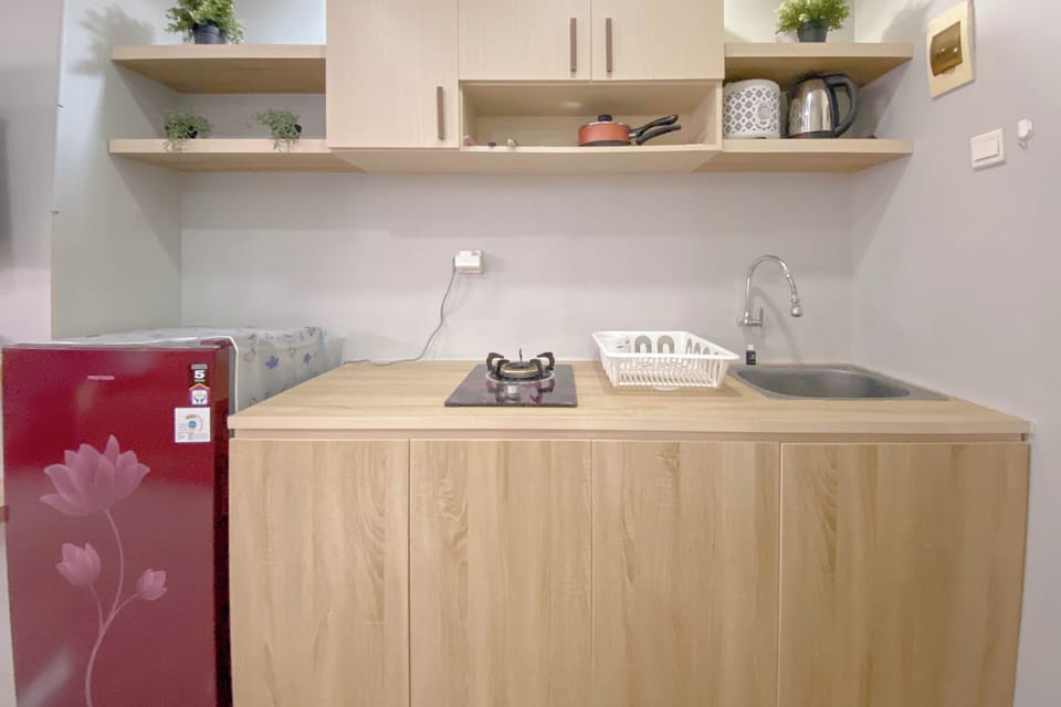 Apartment | Private kitchen | Fridge, stovetop, rice cooker