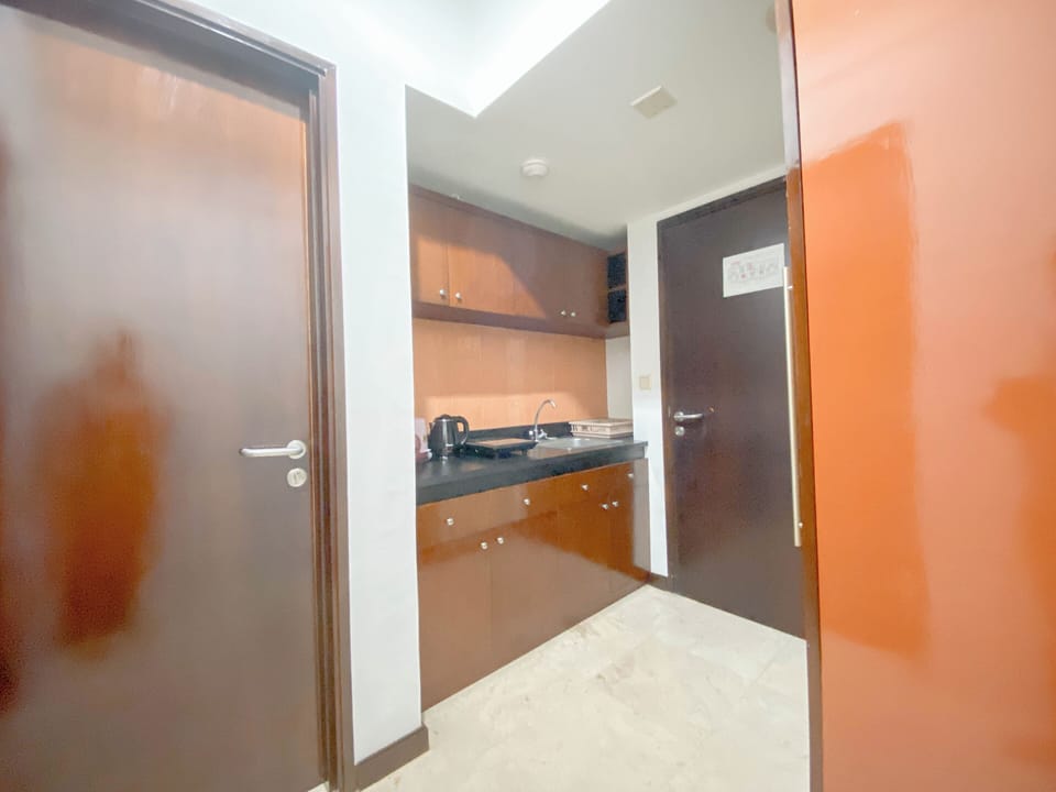 Apartment | Private kitchen | Mini-fridge, stovetop, rice cooker
