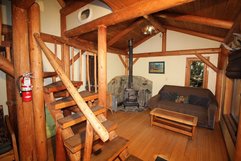 The Cabin | Individually decorated, individually furnished, free cribs/infant beds