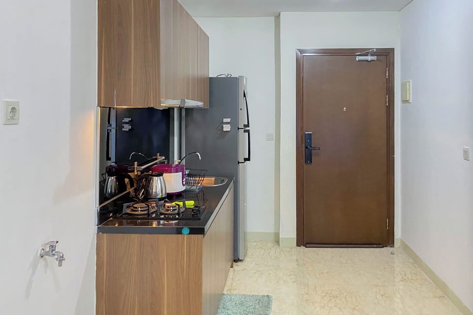 Apartment | Private kitchen | Fridge, stovetop, rice cooker