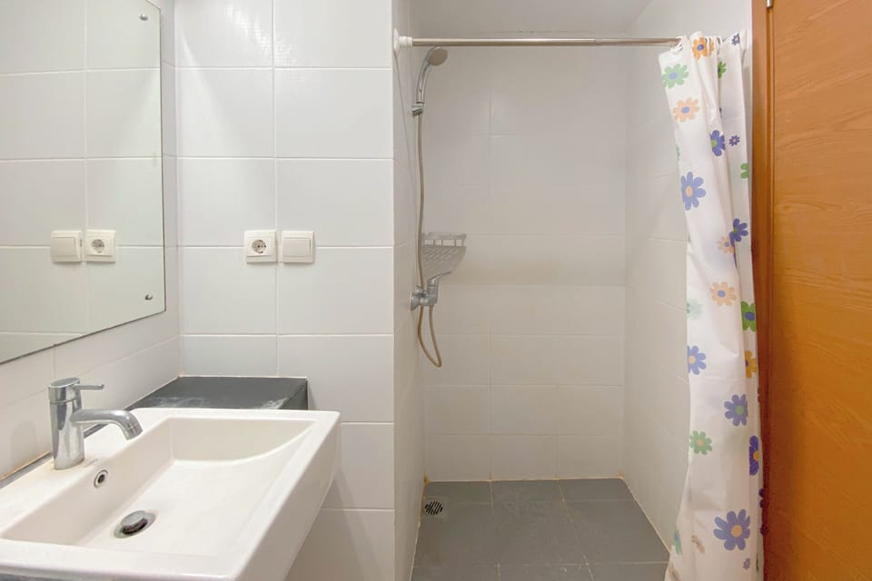 Highrise Studio At Apartment Beverly Dago Apartment in Bandung