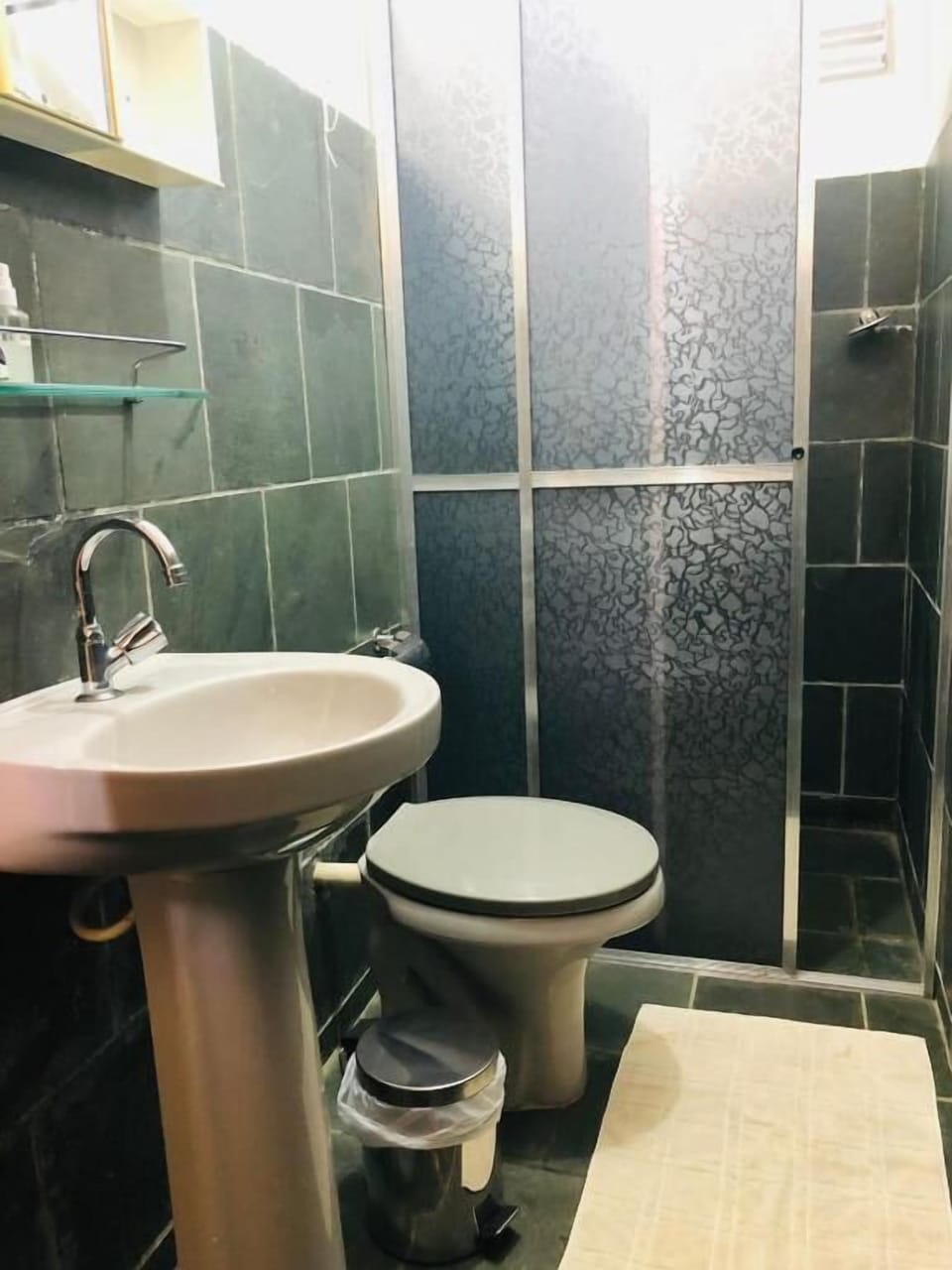 Standard Triple Room | Bathroom | Shower, towels, soap, toilet paper