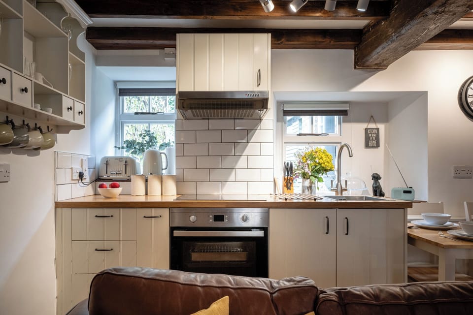 House, 2 Bedrooms, Garden View | Private kitchen