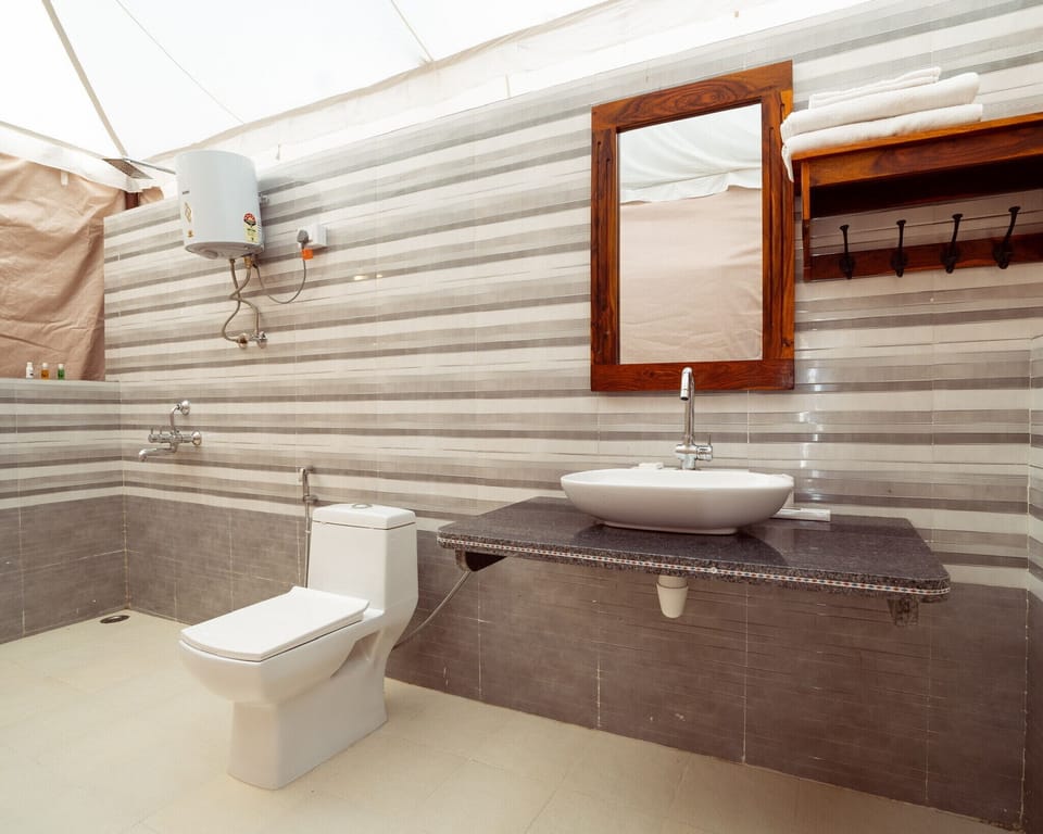 Deluxe Tent, Desert View | Bathroom