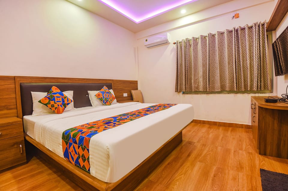 Egyptian cotton sheets, premium bedding, in-room safe, free WiFi
