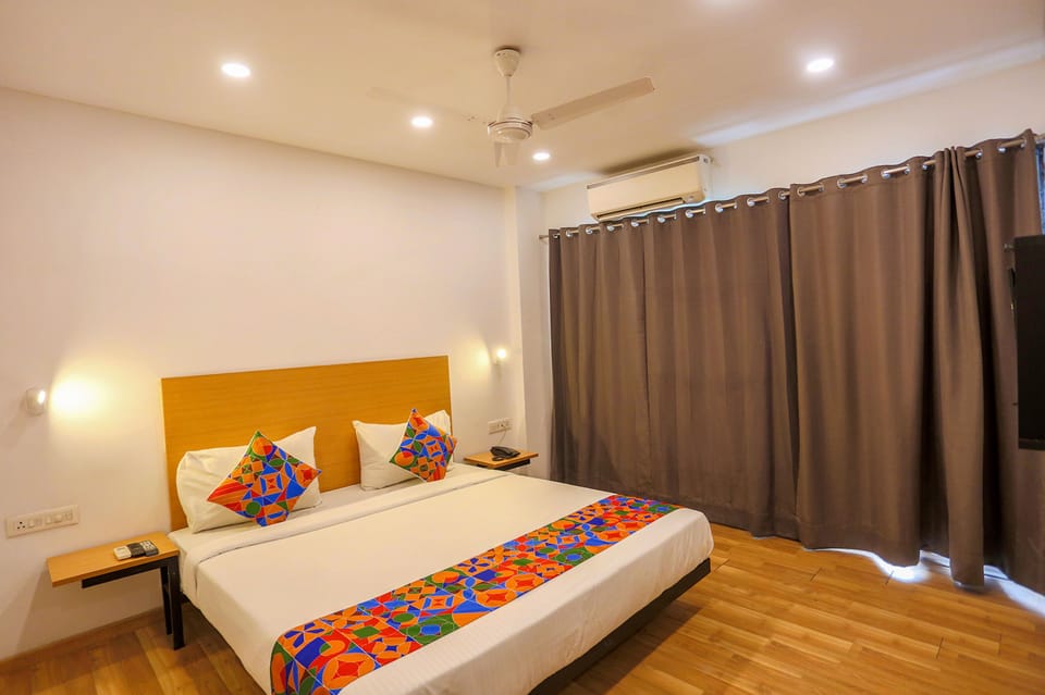 Egyptian cotton sheets, premium bedding, in-room safe, free WiFi