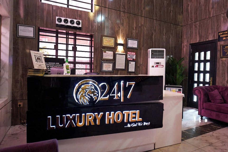 House | Lobby