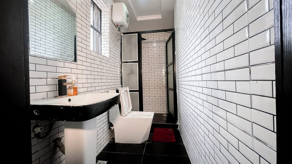 Shower, towels