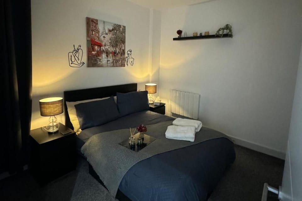 1 Bed-sleeps 4-town Centre-10 min to Ascot- Pets Apartment in Bracknell