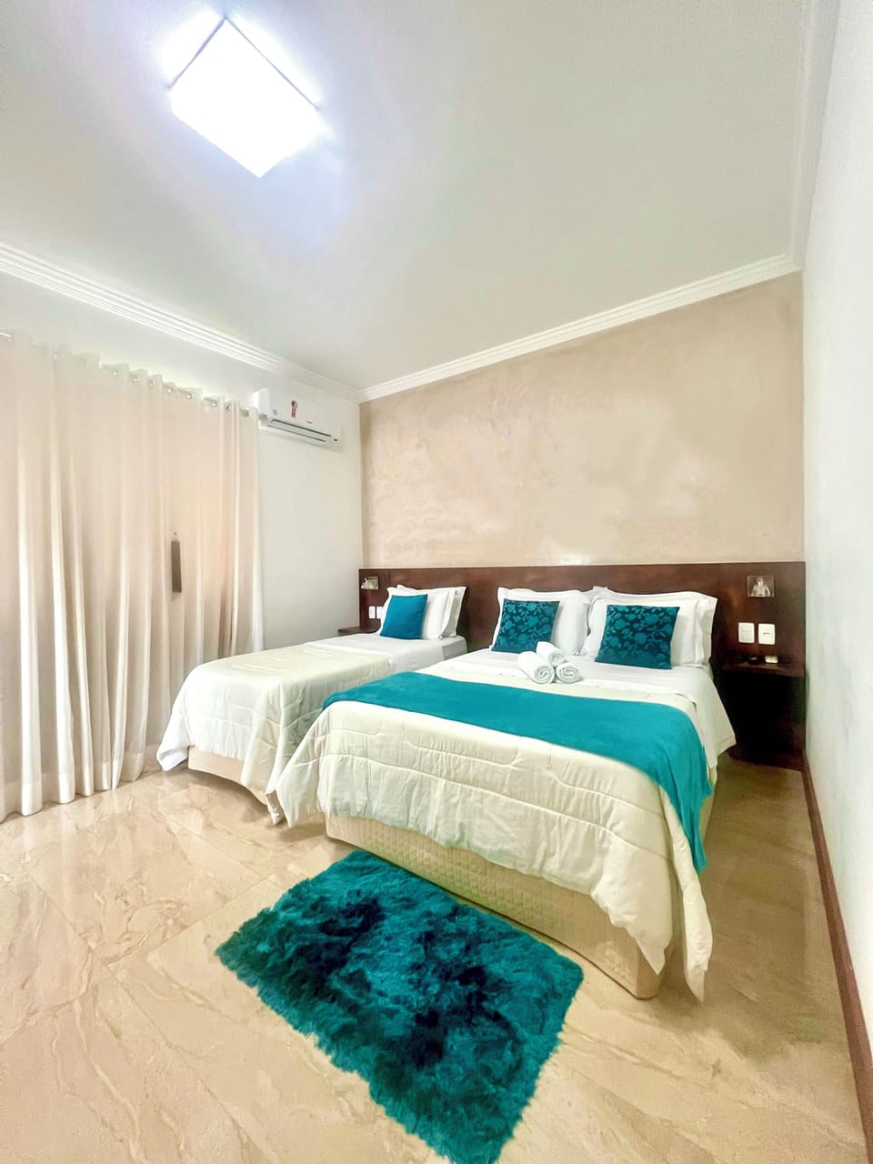 Deluxe Suite, 1 Bedroom, Air conditioning | Minibar, desk, free WiFi