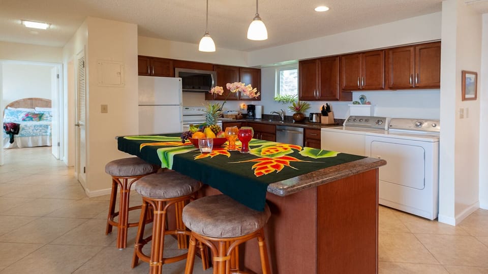 Condo, Multiple Beds, Balcony, Ocean View (3103) | Private kitchen