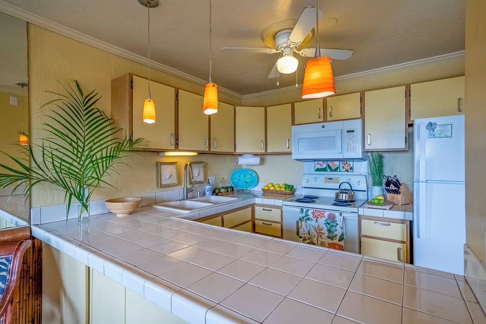 Condo, 1 Queen Bed, Hot Tub, Partial Ocean View (123) | Private kitchen