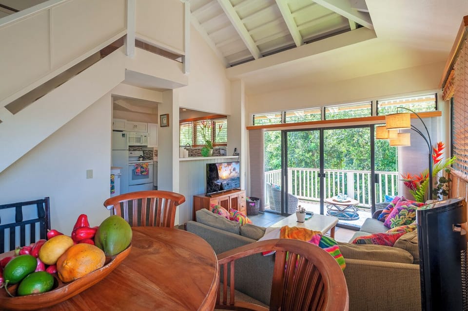 Condo, Multiple Beds, Balcony, Garden View (210A) | Dining