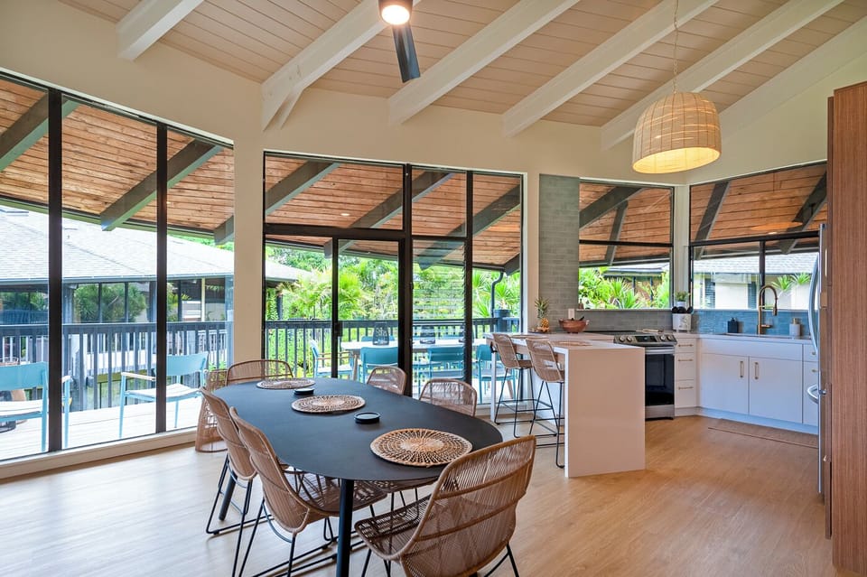 Condo, Multiple Beds, Balcony, Garden View (5B) | Dining