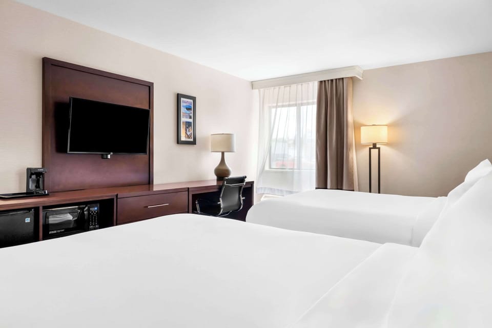 Premium bedding, individually decorated, desk, laptop workspace