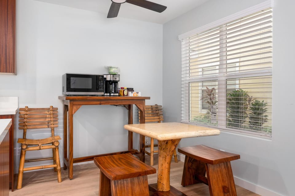 Townhome, 2 Bedrooms | Dining