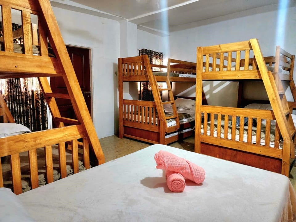 House | 3 bedrooms, WiFi (free), bed sheets