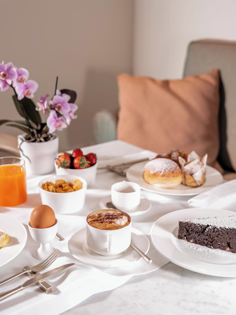 Daily cooked-to-order breakfast for a fee